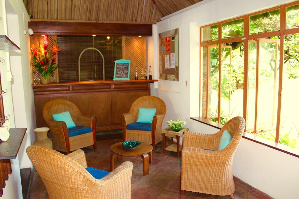 Chantauvent Guest House Блу Бей Екстериор снимка
