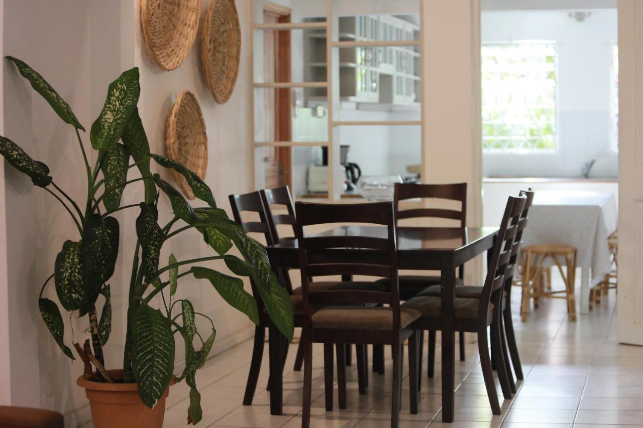 Chantauvent Guest House Блу Бей Екстериор снимка